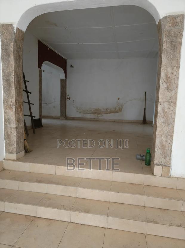 Land and Huge House for Sale - thumbnail 5