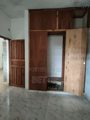 5bdrm Bungalow in Beatrice Dena Family, Mazeras for sale
