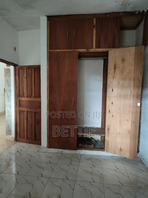 Land and Huge House for Sale - thumbnail 6