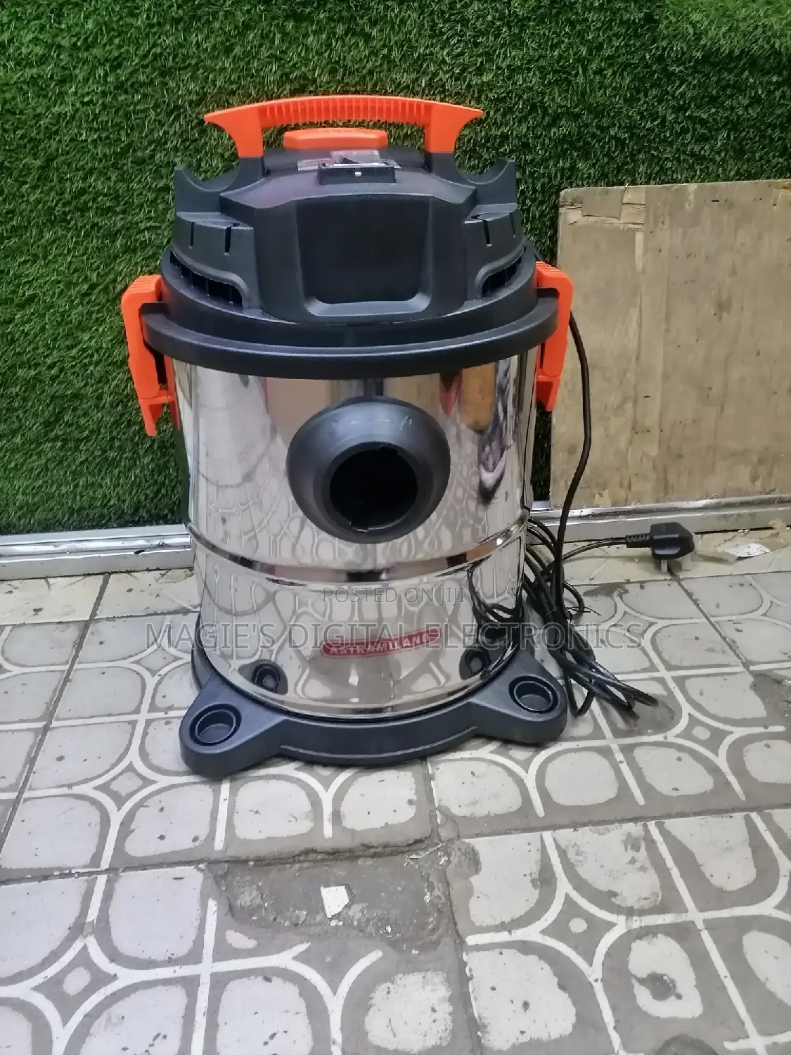 Commercial Standard 20l Astramilano Vacuum Cleaner