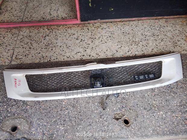 Toyota Isis Grill Spot Type 2008