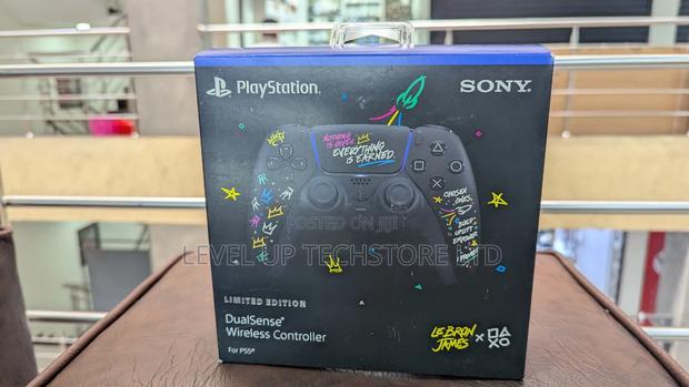 Ps5 Dual Sense Controller Limited Edition (Lebron James) - main view