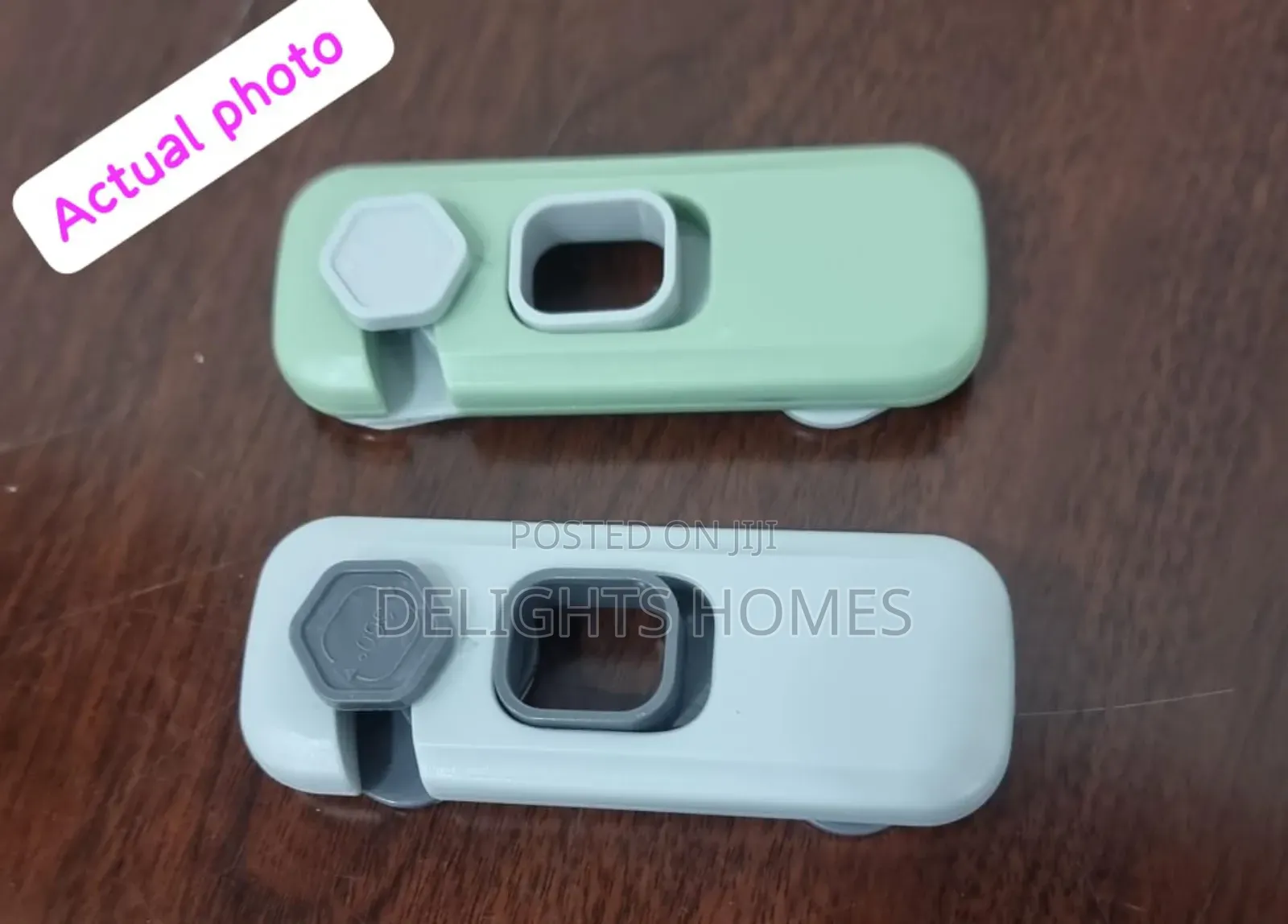 Adhesive Child Safety Lock_pa