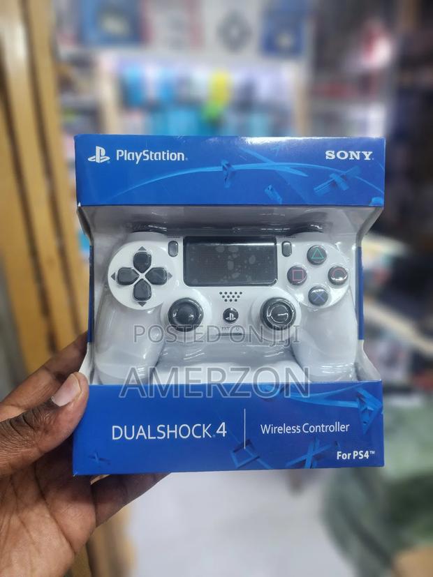 Sony Playstation 4 Dual Shock 4 Controller - thumbnail 4