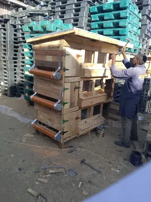Self Cleaning Chicken Cage