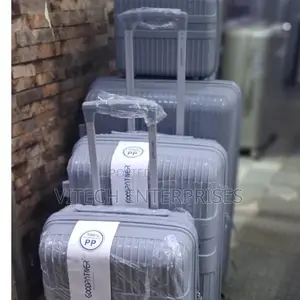 *4 in 1 Luxurious Unbreakable Suitcase