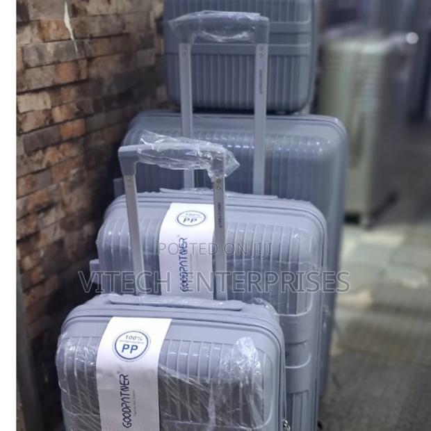 *4 in 1 Luxurious Unbreakable Suitcase - thumbnail 2
