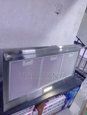 Hisense 90 Cm Under Cabinet Hood on Offer
