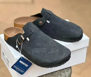 Birkenstock Clogs 🔥

Quaity/Branding ✅

Sizes:40_44