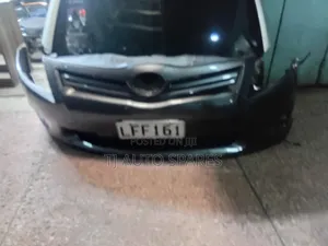 Front Bumper Auris 2010