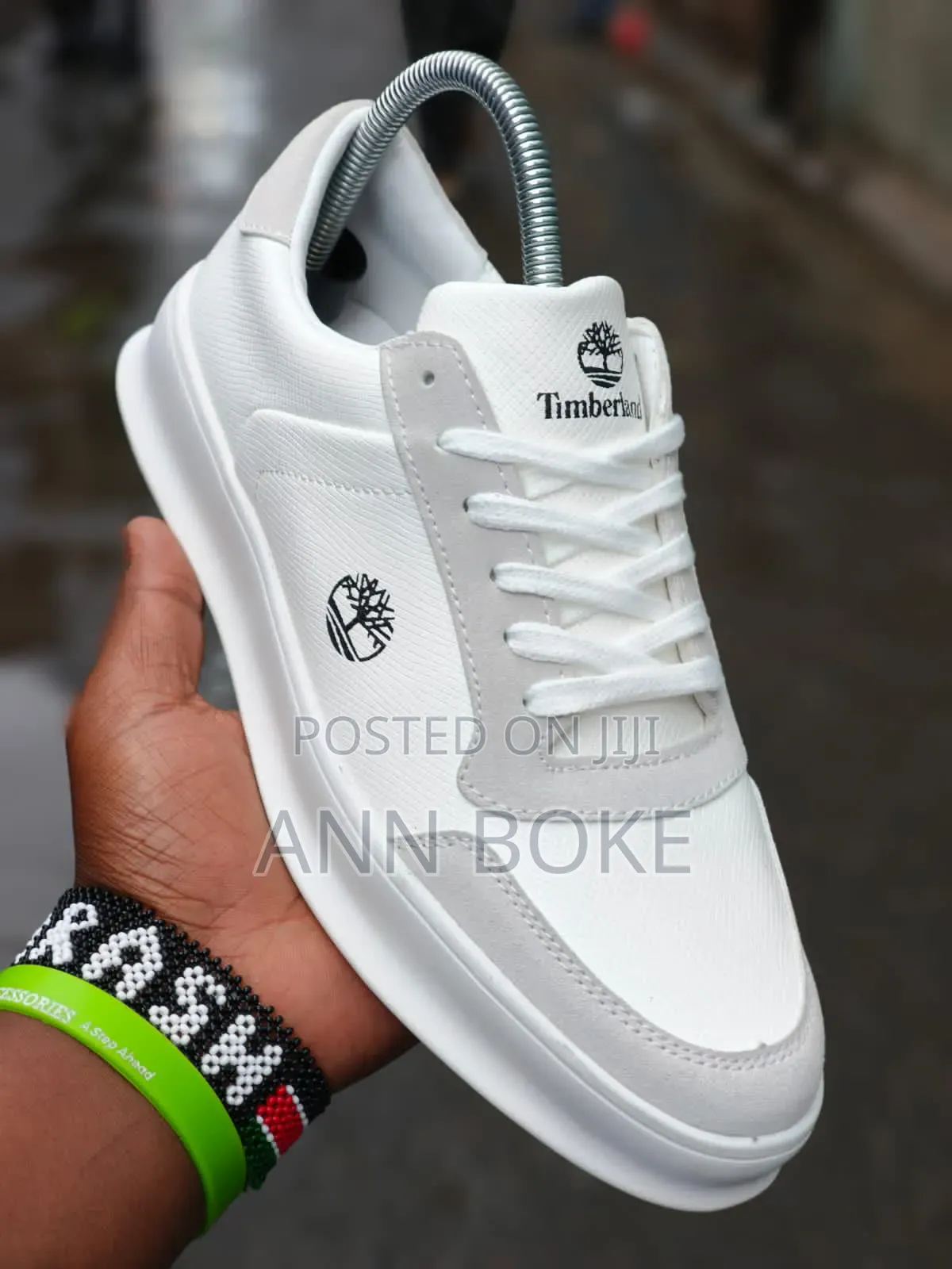 Timberland Casual Sizes Available 
White 40,
Black 40,40