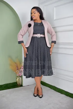 Demure ! Elegant
Sizes 38-46 Dress+ Coat +Belt + Brooch