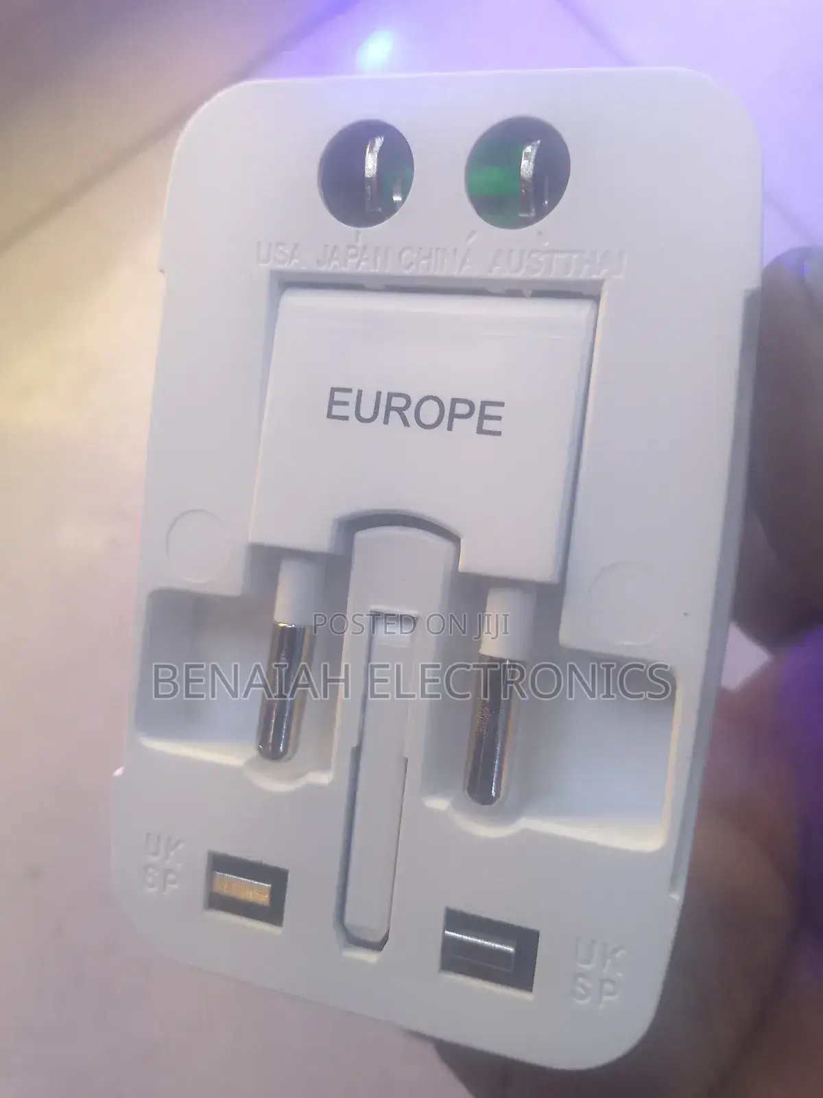 Universal Traveling Adapter (Plug)