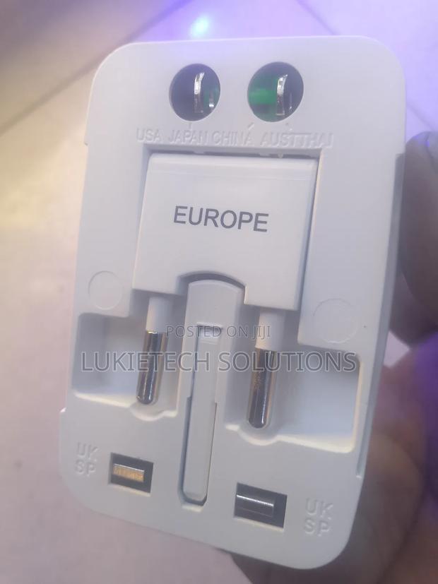 Universal Traveling Adapter (Plug) - main view