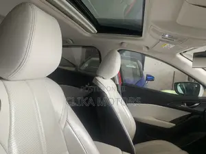 Mazda Axela 2018 Red