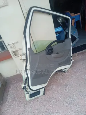 Front Door Mitsubishi Fuso