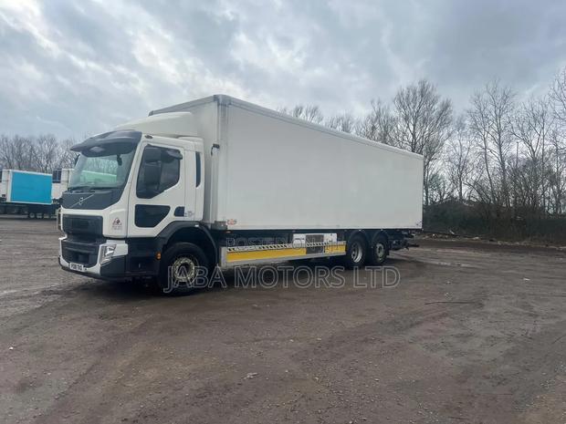 Volvo E 2018 - thumbnail 2