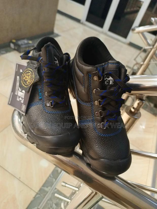 Ace Mamba Safety Boot Reliable Footwear For Everyday Use.