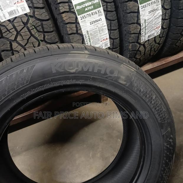 235/60r18 Kumho Tires - thumbnail 2