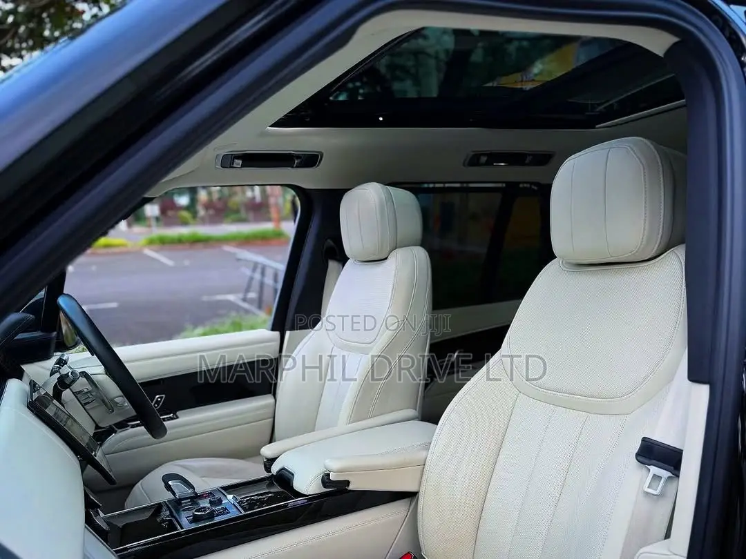 Land Rover Range Rover Vogue 2022 Black