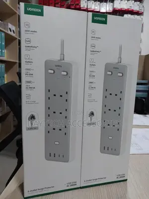 Ugreen 65w 6-Outlet Surge Protector Master Switch Extention