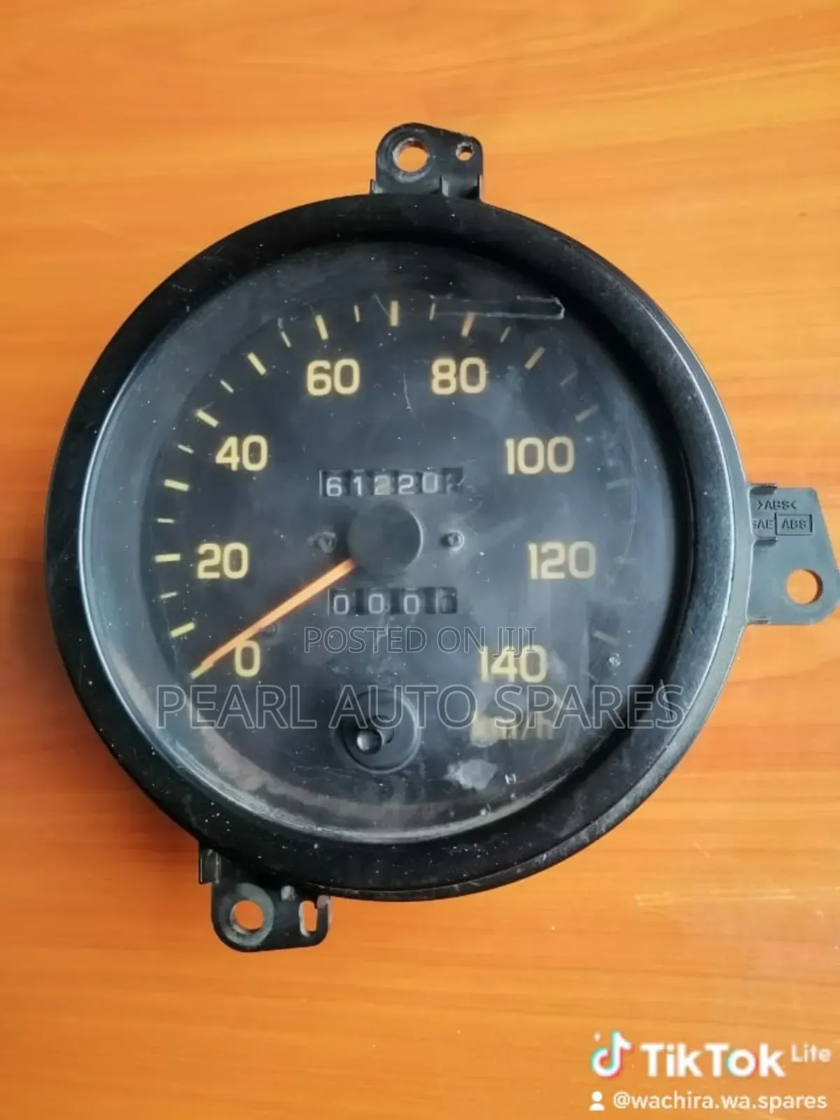 Isuzu FRR Clock (Speed Only)
