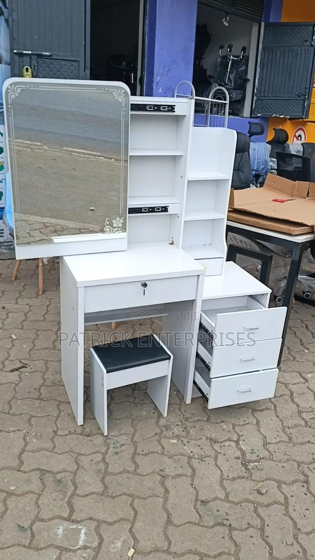 European Impoterd Modern Dressing Table With  Sliding Mirror - thumbnail 4