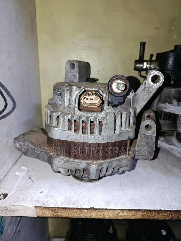 Alternator Mazda Premera