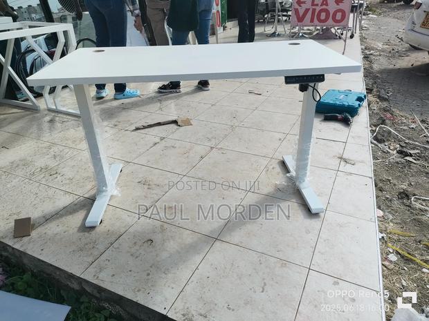 Study Electric Computer Table - main view