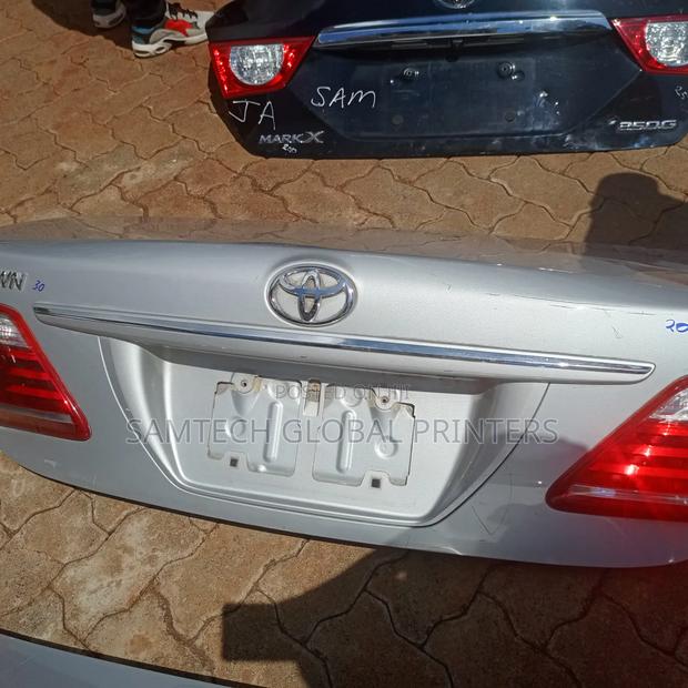 Top Quality Toyota Crown Boot Available