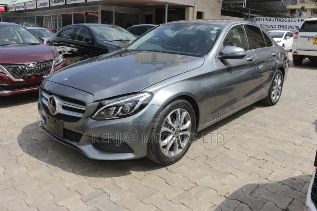 Mercedes-Benz C200 2018 Gray