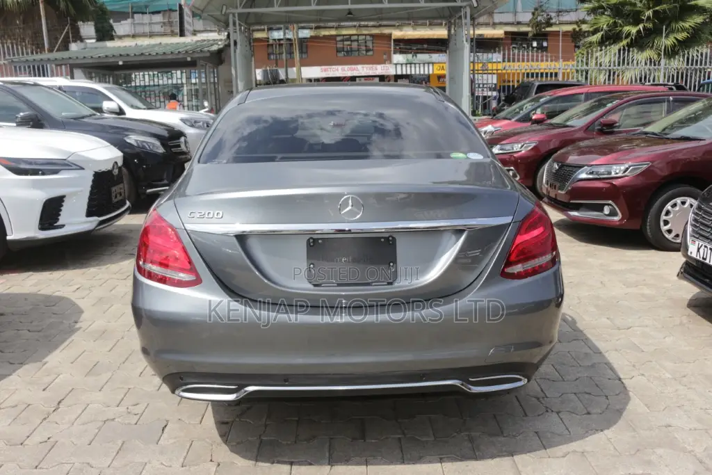 Mercedes-Benz C200 2018 Gray