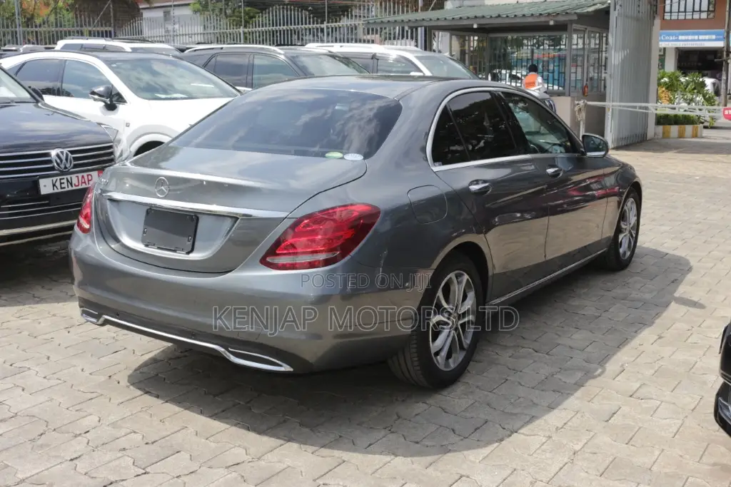 Mercedes-Benz C200 2018 Gray