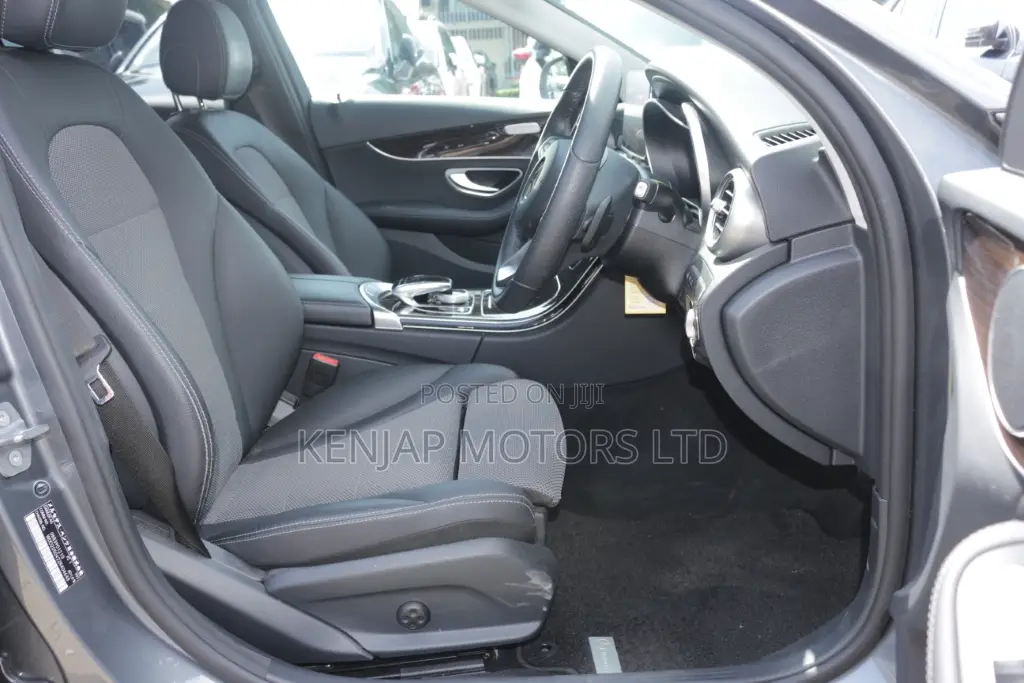 Mercedes-Benz C200 2018 Gray