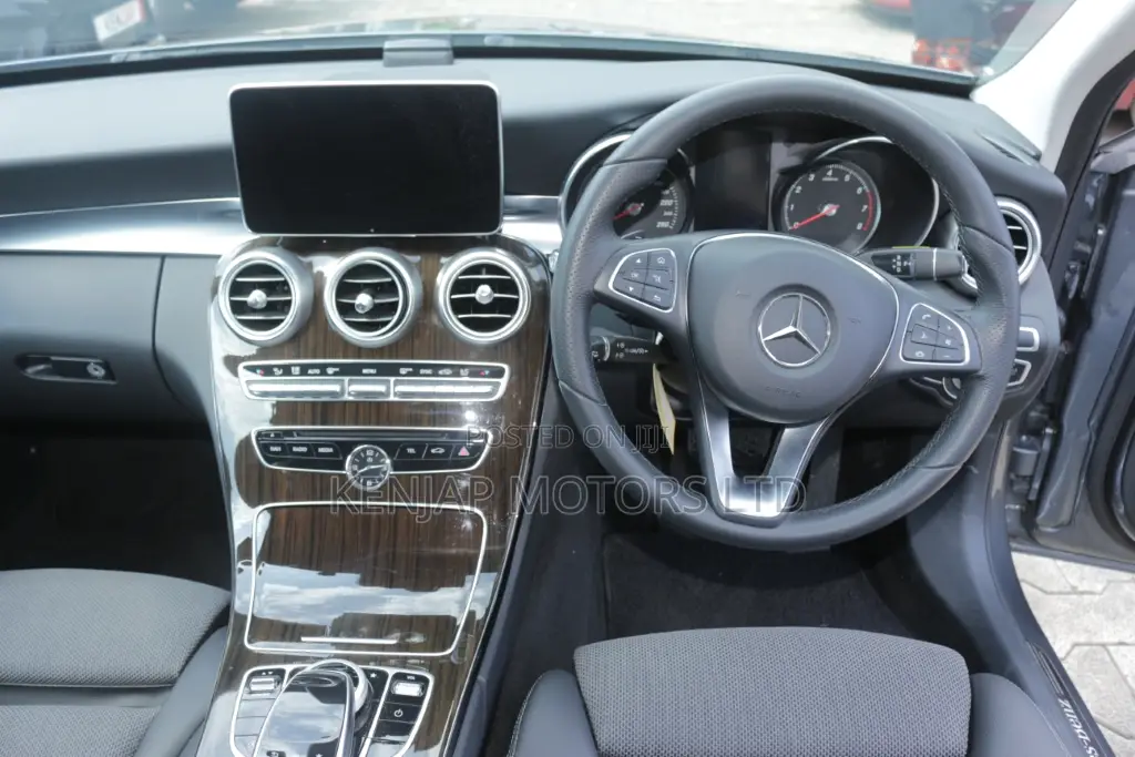 Mercedes-Benz C200 2018 Gray