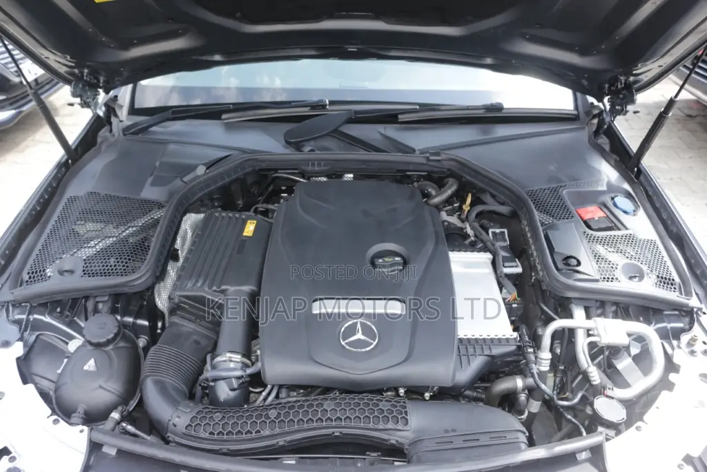 Mercedes-Benz C200 2018 Gray