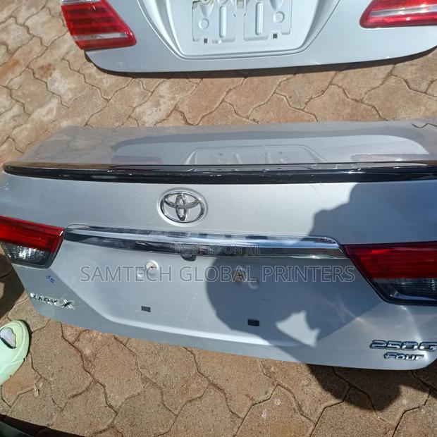 Best Quality Toyota Mark X Boot