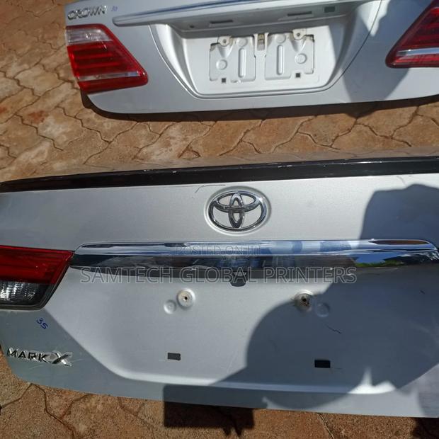 Deluxe Quality Toyota Mark X Boot
