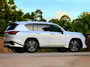 Lexus LX 2023 White