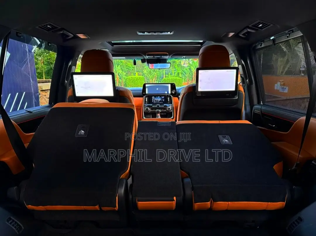 Lexus LX 2023 White