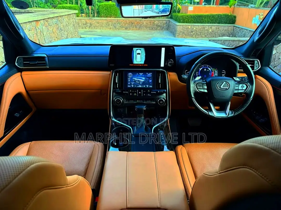 Lexus LX 2023 White