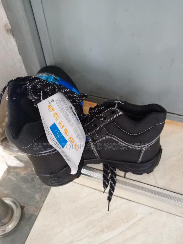 Vaultex Safety Boot Certified Slip Resistant.