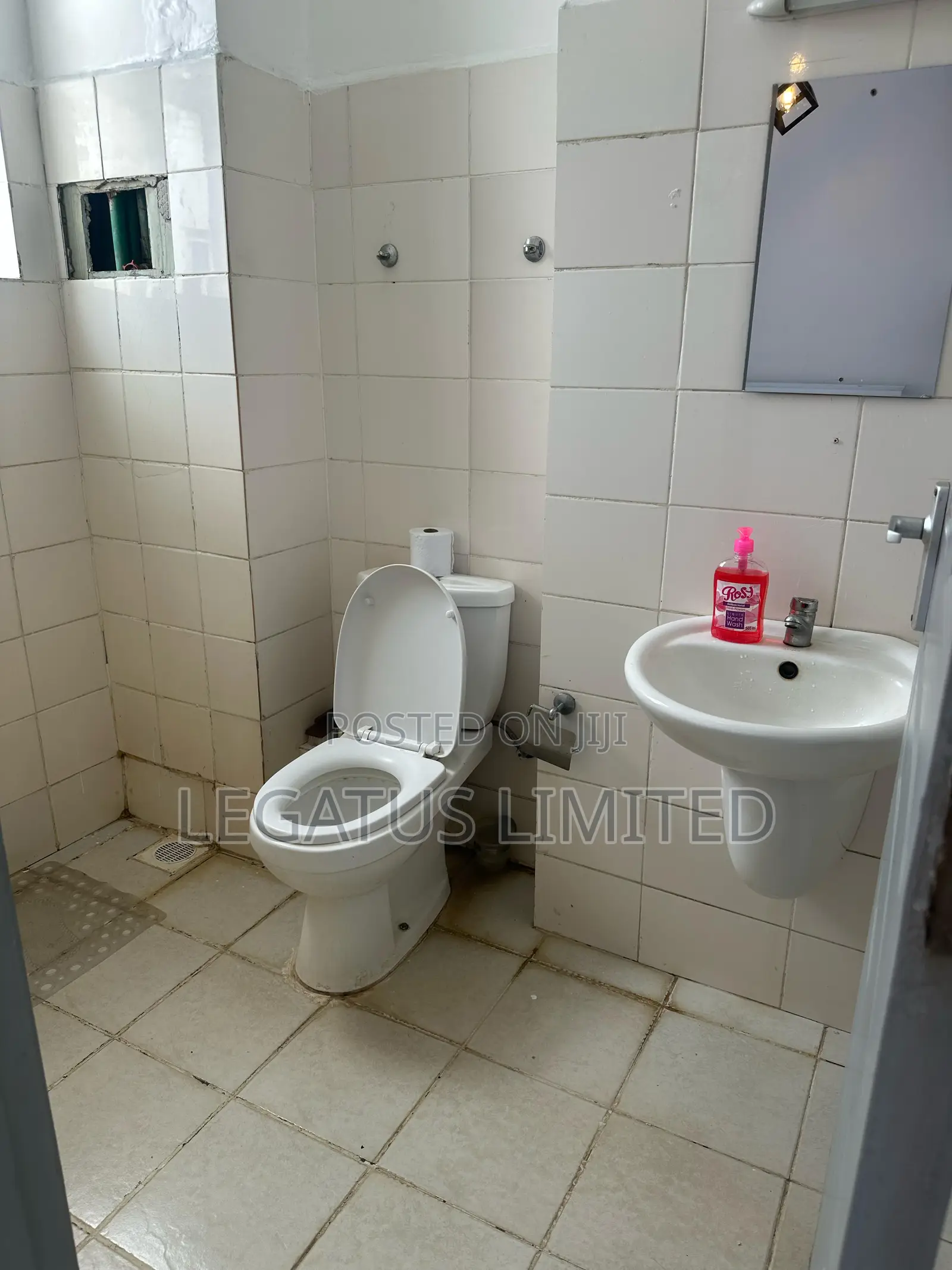 Studio Airbnb , Racecourse Near the Junction Mall - Legatus Cozy Homes