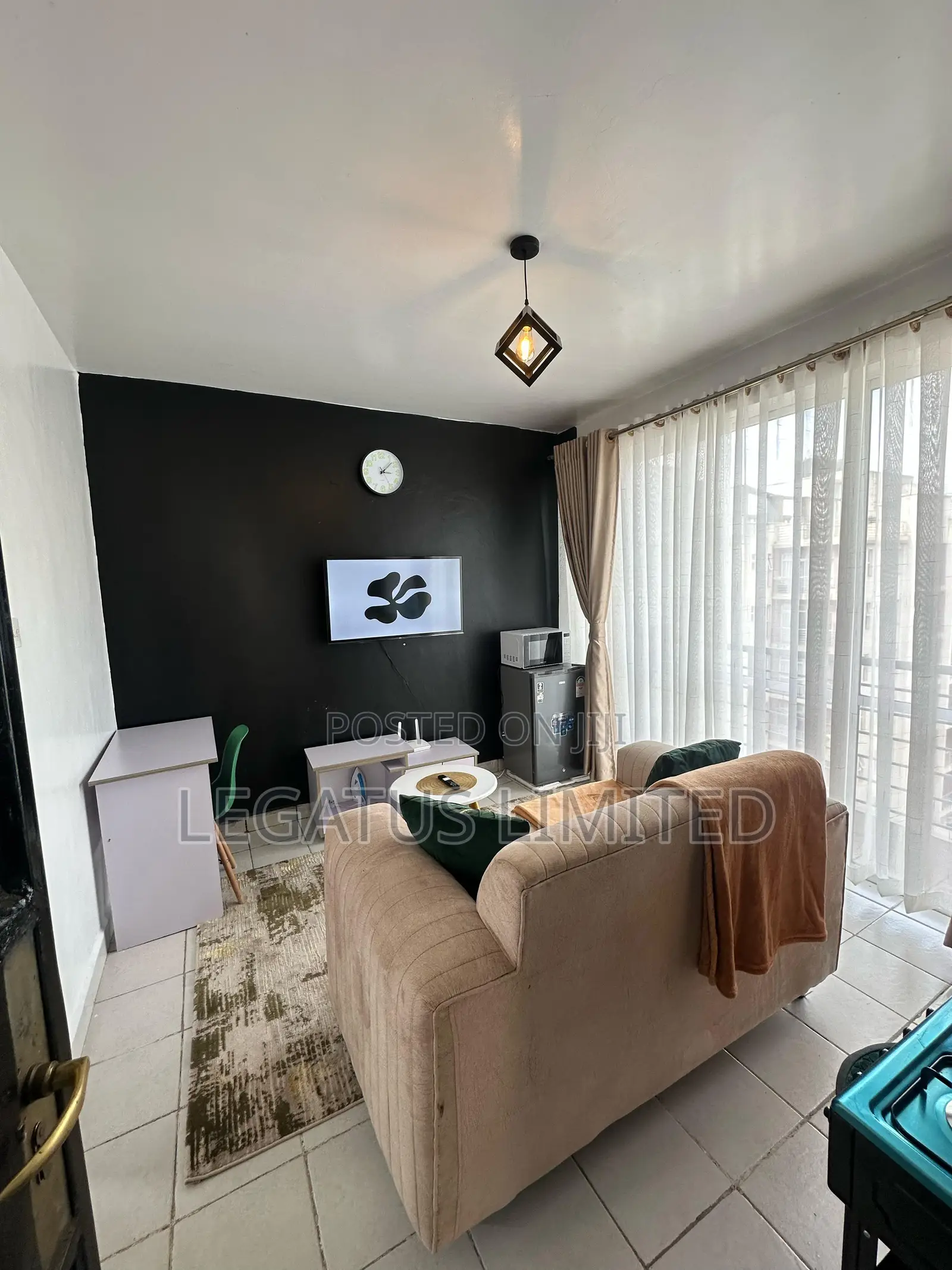 Studio Airbnb , Racecourse Near the Junction Mall - Legatus Cozy Homes