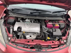 Toyota Sienta 2017 Red