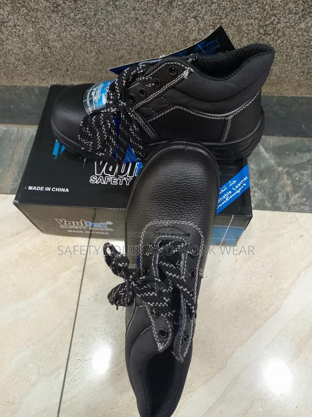Vaultex Safety Boot Ideal For Engineering Sites