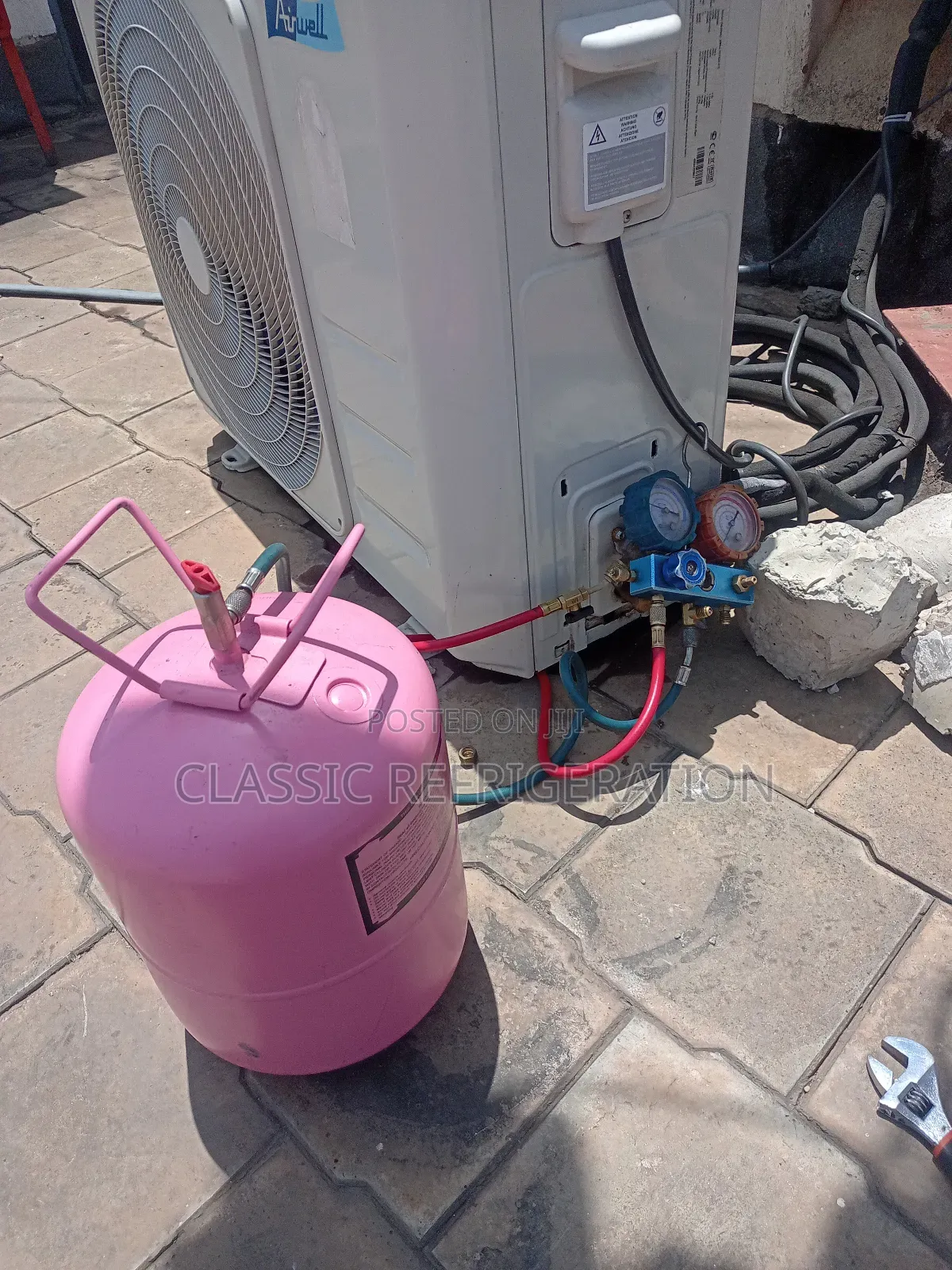 Air Conditioners - Outdoor and Indoors Services