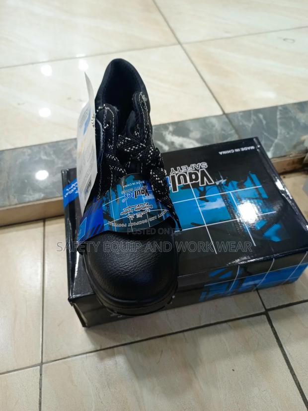 Vaultex Safety Boot With Maximum Grip. - main view