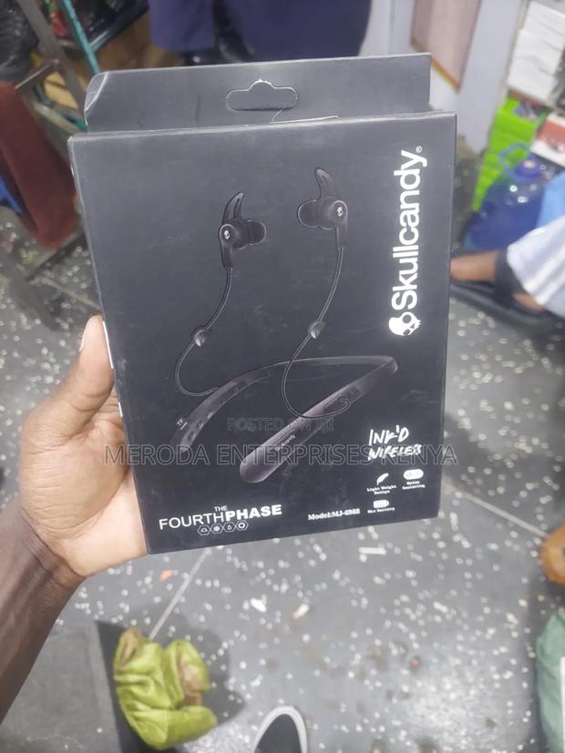 Skullcandy Bluetooth Earphones - main view