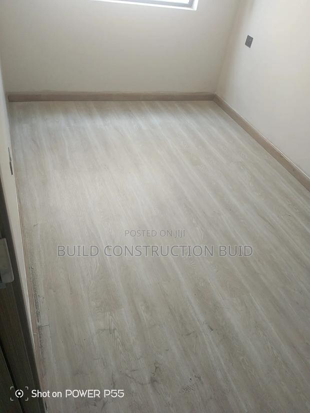 SPC Flooring 100% Waterproof/Interlocking Spc.